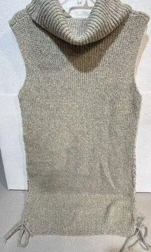 Super Down White Turtleneck Sleeveless Pullover Sweater Women's Size Unknown
