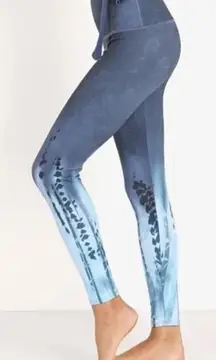 Onzie Pebble Blue Tie Dye Midi High Rise Ankle Leggings‎ Sz L NEW