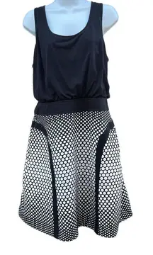 Laundry by Shelly Segal size 10 sleeveless lined blousen top.