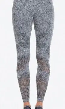 Alala Gray Camo Seamless Tight size Small