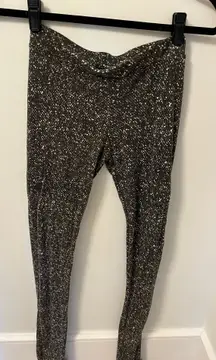 Brandy Melville Black and White Patterned Leggings