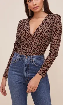 Lulus plunge Deep V leopard animal print bodysuit