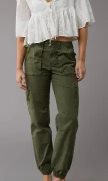 AE Snappy Stretch Baggy Cargo Utility Jogger in Olive Green Size 0 Short
