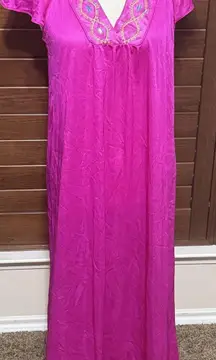 VTG Vassarette Fuchsia Pink Nightgown satin Long Gown Sz M Embroidered Nylon