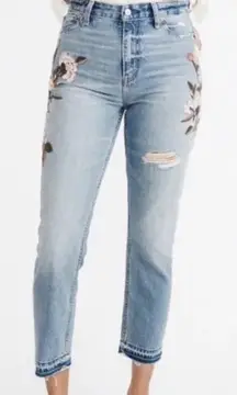 Abercrombie & Fitch Annie High Rise Embroidered Floral
Girlfriend Jeans size 27