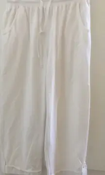 FINAL MARKDOWN Ladies white stag capris small