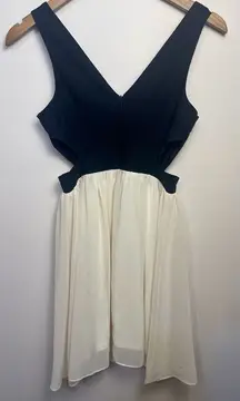 Heart Point Women's Dress Skater Style Black Fitted‎ V Neck Cutout Ivory Skirt M