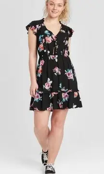 Black floral print short flutter sleeve dress size small
