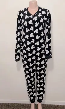 Disney Delta woman size Medium onesie pajama black & white mickey mouse