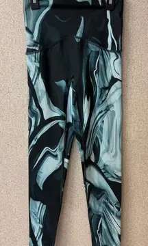 Spanx Women's Size XS Booty Boost Active Marbled 7/8 Leggings‎