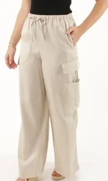 Z Supply  New with tabs khaki cargo pants
Womens wide leg pants LARGE