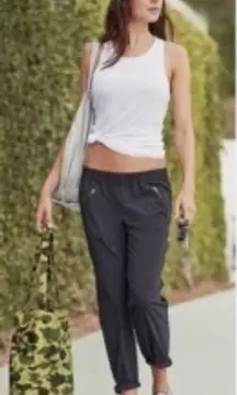 Athleta Black Aspire Ankle Pant Size 4 Joggers Track Pants Zip Pockets