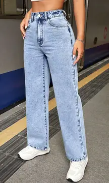 Petite Mid-Waist Straight Leg Jeans