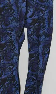 Fabletics Women's  Blue Black Cropped Capri Compression Leggings Yoga Pants Small