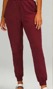 Lululemon Stretch High-Rise Jogger Full Length in Red Merlot Women’s size 8