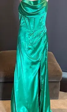 Women’s Green Full Length Prom Dress Criss Cross Straps Leg Slit Size 10 *READ