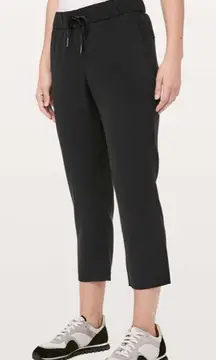 Lululemon On The Fly Crop *Woven 23"
Black