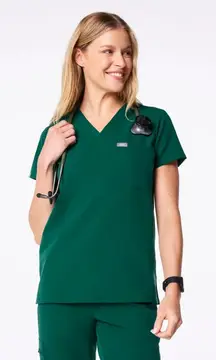Figs Women's Catarina One Pocket Scrub Top in Hunter Green, Size Large