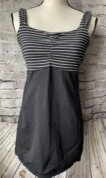 Lululemon Run Fast Track Tank Top Built in Bra Black White Stripe 6‎