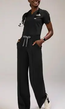 Figs High Waisted Salina FORMx Wide Leg Scrub Pants in Black, Size Small