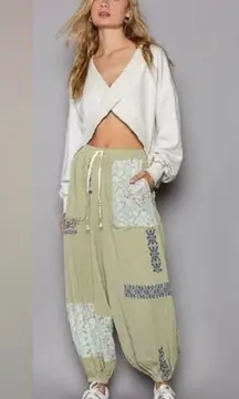 POL I’m So Fly Embroidered Slouchy Gauze + Lace Jogger Pants