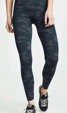 Camo Look At Me Now Seamless Leggings Size Small