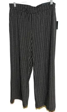 Rafaella women's M comfort pull on black/white all over print capri pants NWT