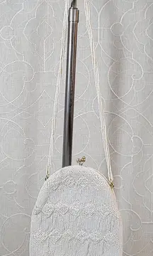 Vintage Beaded Evening Purse Womens 8" Oval White‎ Kiss Lock Inner Pocket Clasp