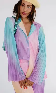 Dressed in Lala Rainbow Daydream Plissé Pleated Top Notched Collar Size Medium