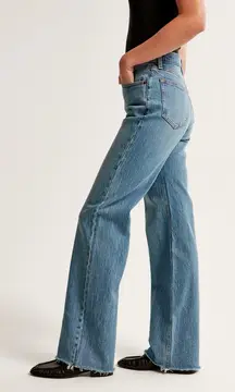 Abercrombie & Fitch High Rise The 90's Relaxed Jean Raw Hem Medium Wash