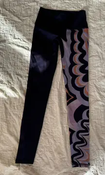 Noli Black Tan Pink Brown Geometric Pattern Leggings EUC Size XS Made in USA