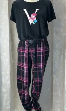 Victoria’s Secret Black Floral Logo Tee & Plaid Jogger Pants Set M Lounge‎