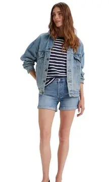 Levi’s high-rise rolled up shorts wedgie denim shorts. Size 28. Medium wash