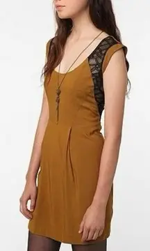 ✨Silence + Noise Womens short sleeve brown/green Sz 4 dress w/ lace✨