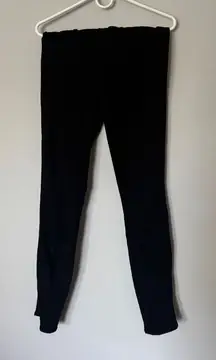 Uniqlo women’s black leggings size medium   28-29 inches