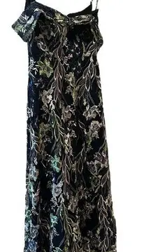 JS Collections Draped Sleeve Cold Shoulder Embroidered Midi Cocktail Dress Sz 2