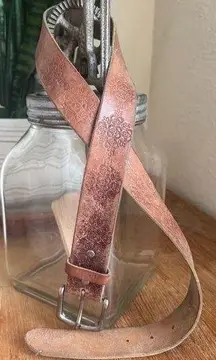 Vintage Tooled floral Leather Belt with Western Floral Pattern and Rustic Buckle