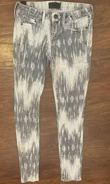 Vince. Women's Dylan Skinny Jeans Size 25 Beat Down White Ikat Boho