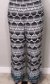 Comfy high waisted stretch border pant. NWT
