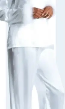 Luxury Linea Donatella Marabou 
Feather Trim Silver blue Pajama Set 
XL (NWOT)