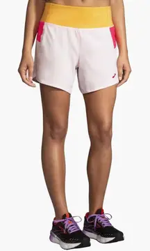Brooks Chaser 3" Activewear Shorts in Quartz/Hyper Pink/Sun‎ Glow Sz S