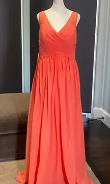 Woman’s A-Line V-Neck Chiffon Prom or Formal Dress Size L NWT