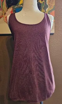 Lululemon  ruby red high low top