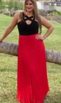 Red And Black Gown Juniors Size 9