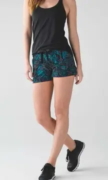 Lululemon Spring Break Away Short II
Palm Lace Tofino Teal Multi Size 10