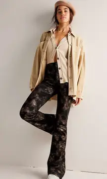 NWT  Jayde Black Tie Printed Metallic Black Flare Jeans