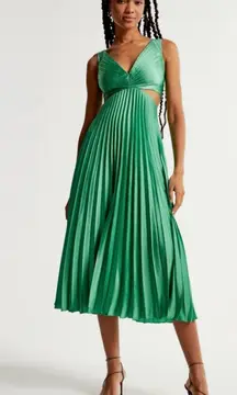 Abercrombie Giselle Pleated Dress Cut-Out Maxi
