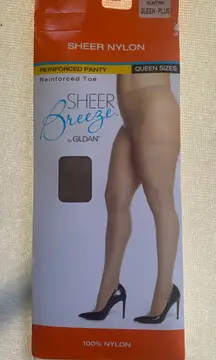 Gildan Sheer Nylon Pantyhose in Suntan