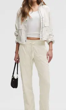 Lululemon Dance Studio Mid-Rise Pant Size 12 *Tall
Light Ivory