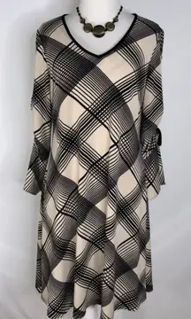 Women’s Gabby Skye Black & Tan Criss Cross Pattern Anywhere Bell Cuffs Dress 4